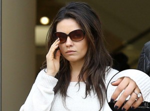 rs_560x415-140227221658-1024.Mila-Kunis-engaged-the-grove-022714