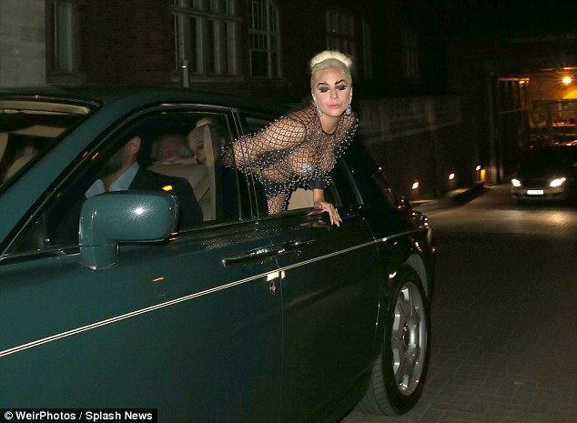 lady_gaga_vestigo_02f