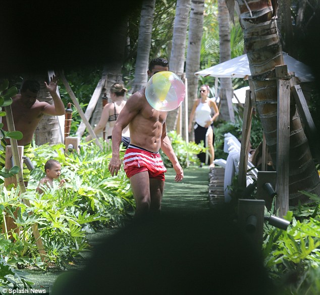 29F1E58700000578-3138907-Soccer_star_Ronaldo_s_six_seasons_with_United_had_all_the_hallma-a-33_1435252492978