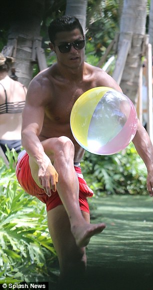 29F1E58B00000578-3138907-Legend_Only_one_footballer_has_won_FIFA_s_World_Player_of_the_Ye-a-31_1435252477758