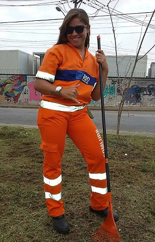 2AB00E8400000578-0-image-m-22_1437377567570