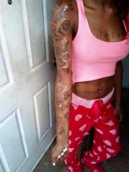 c_limit,h_576,q_80,w_695-http---images-origin.playboy.com-ogz4nxetbde6-6EixJYfp9moYy2aOsa46qE-7c44aef41e62485afda764757ddaa626-018_humor_bad-tattoos