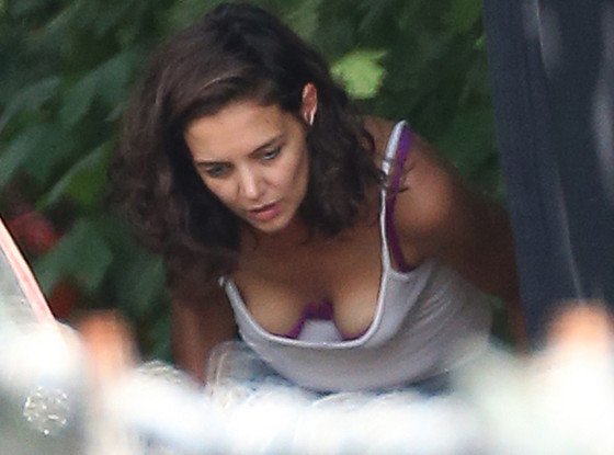 rs_560x415-150821145302-600-katie-holmes-boobs.ls.82115_copy