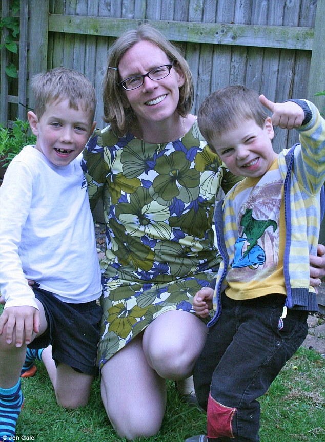 2F08191F00000578-3352684-image-a-24_1449671821313