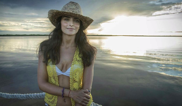 Aislinn Derbez
