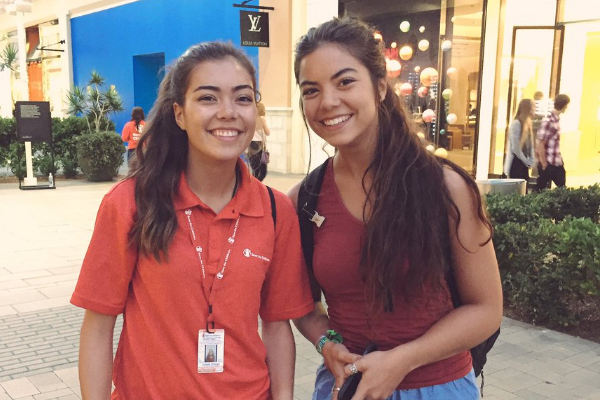 encuentra a su gemela