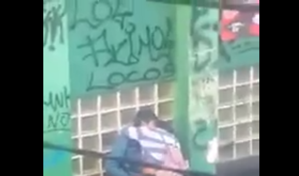 pareja intentó tener sexo en la calle