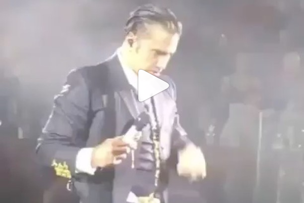 Alejandro Fernández vomita