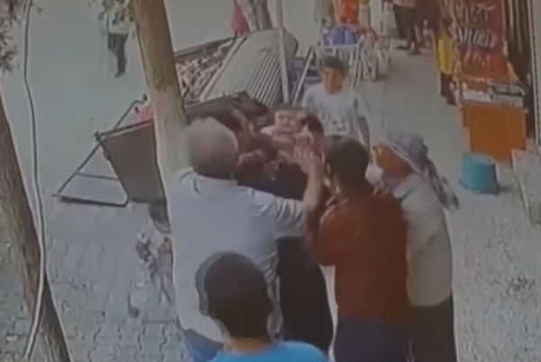 niña de 2 años cae desde un balcó