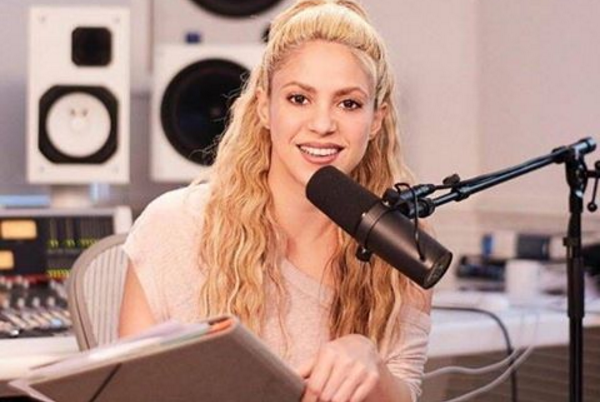 Shakira se convierte en locutora