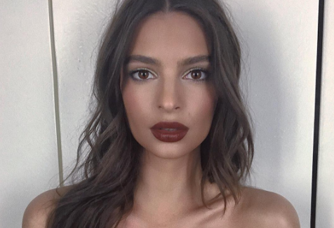 Emily Ratajkowski desnuda