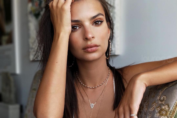 Emily Ratajkowski topless