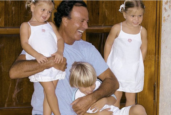 gemelas de Julio Iglesias