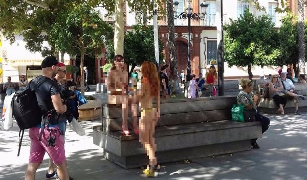 película para adultos en plena calle