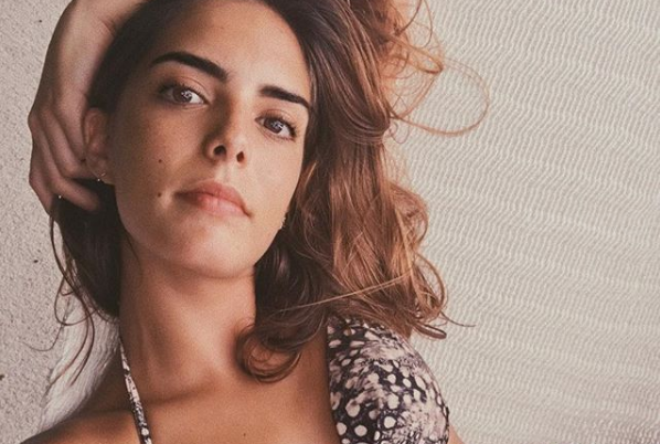 María Levy sin sostén