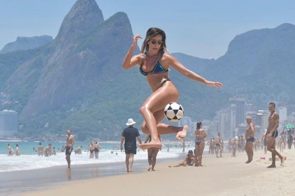 sexy amiga de Ronaldinho