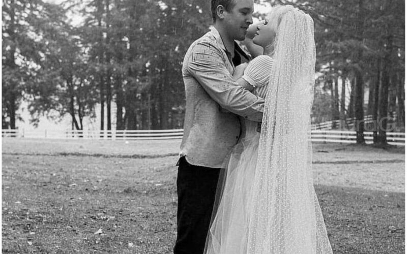 pamela-anderson-guardaespaldas