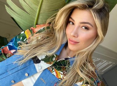 Michelle Salas recibe vacuna