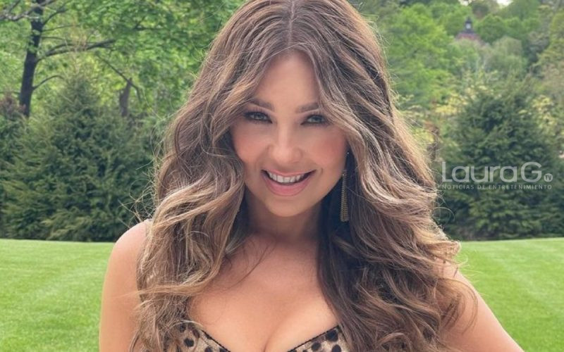 thalia-sorprende-al-modelar