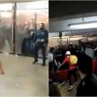 Pelea entre policías