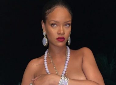 Rihanna posó con transparencias