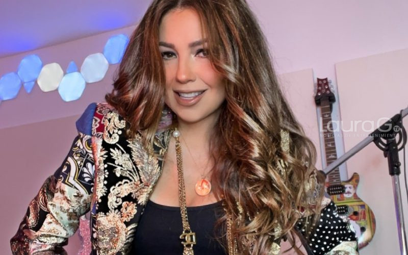 Thalía presume cuerpazo