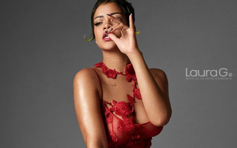Rihanna posa con lencería