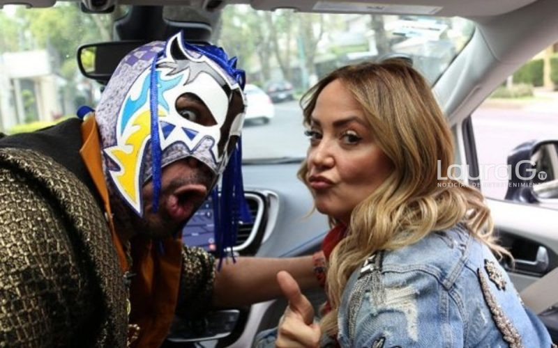 Andrea Legarreta y Escorpión Dorado