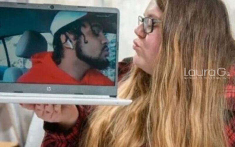 Pareja se casa por zoom