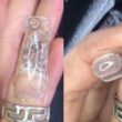 Uñas con vello púbico