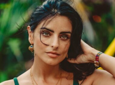 Aislinn Derbez