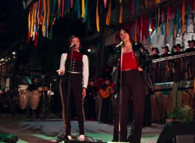 Yuridia y Ángela Aguilar